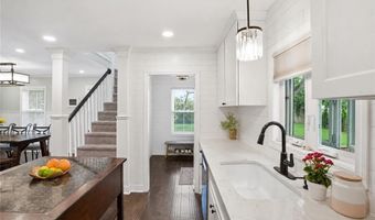 91 Sowams Rd, Barrington, RI 02806