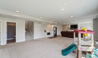 901 Cardinal Dr, Polk City, IA 50226