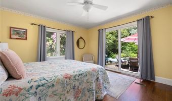 39 Highland Ave, Narragansett, RI 02882