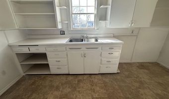 911 4th St, Abernathy, TX 79311