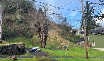 451 6th St, Astoria, OR 97103