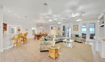 319 Bayview Dr, City By The Sea, TX 78336