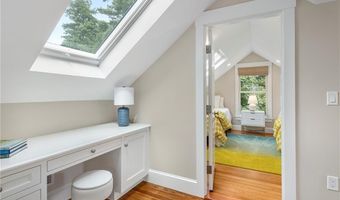 36 Bull St, Newport, RI 02840