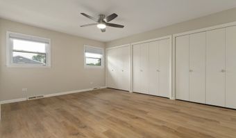 2003 E Lillian Ln, Arlington Heights, IL 60004