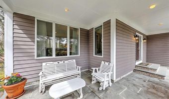 60 Pheasant Dr, East Greenwich, RI 02818