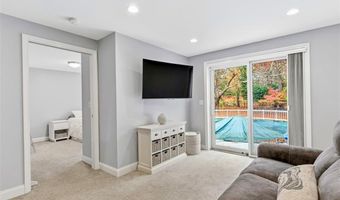 27 Christine Dr, Barrington, RI 02806