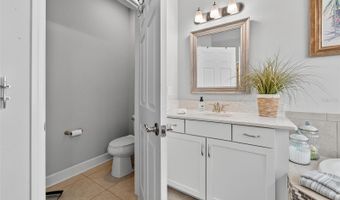 5227 ADMIRAL POINTE Dr, Apollo Beach, FL 33572