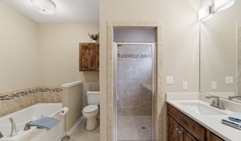 1402 S 7th St, Adel, IA 50003