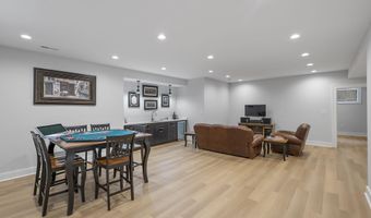 414 N MONROE St, Arlington, VA 22201