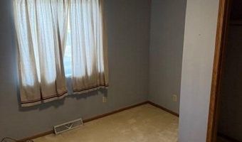31 Angela St, Athens, OH 45701