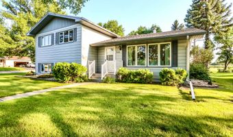 903 Willow Dr, Aberdeen, SD 57401