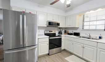 1402 Pineland Dr, Bainbridge, GA 39819
