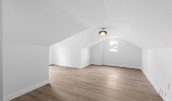 9938 Coventry Ln, Affton, MO 63123