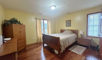 65 Netherwood Dr, Albertson, NY 11507