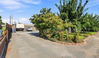 10840 Cedar St, Armona, CA 93202