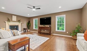 104 Windsor Dr, Auburn, NH 03032