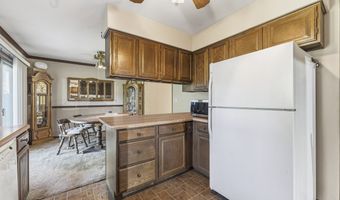 915 Carriage Dr, Algonquin, IL 60102