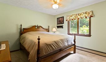 224 Sunderland Dr, Auburn, ME 04210