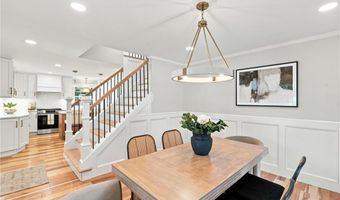 40 Congregational St, Bristol, RI 02809