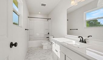 352 N Sherman St, Allegan, MI 49010