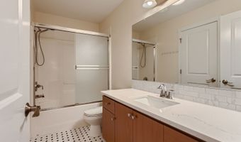 8006 SE SPORRI Ln, Milwaukie, OR 97267