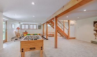 3 Red Barn Ln, Brookfield, CT 06804