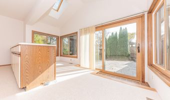 2225 Chaucer Ct, Ann Arbor, MI 48103