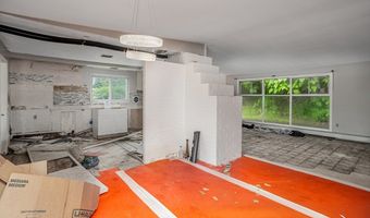 61 Barry Rd, Worcester, MA 01609