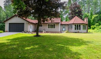 989 McCabe Ave NE, Ada, MI 49301