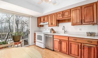 24 Prospect Dr, Brookfield, CT 06804