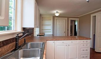 162 N Monroe St, Alderson, WV 24910
