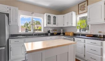 280 Woodbine St, Cranston, RI 02910