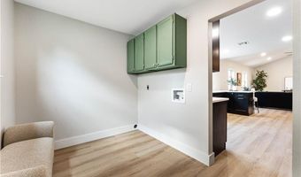 402 SW 11th St, Bentonville, AR 72712