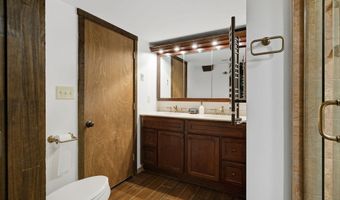 4 Lantern Ln, Bedford, MA 01730