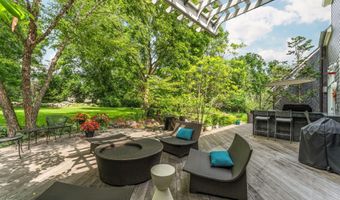 2529 Thornapple Dr, Ann Arbor, MI 48103