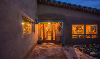 42 Hondo Seco Rd, Arroyo Hondo, NM 87513