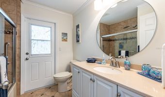 910 CHIPAWAY Dr, Apollo Beach, FL 33572