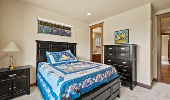 21420 Belknap Dr, Bend, OR 97701