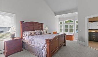 18 Quail Ridge Rd, Cranston, RI 02921