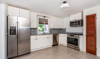 11 Bellevue Dr, Cranston, RI 02920