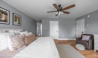 26 Knoll Crest Dr, Bangor, ME 04401