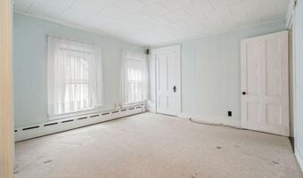 9 Willow St, Auburn, ME 04210