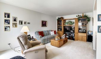 1819 N Normandy Ct, Arlington Heights, IL 60004