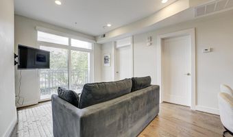 2337 CHAMPLAIN St NW 104, Washington, DC 20009