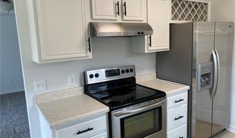 911 SW Cheyenne Dr, Bentonville, AR 72712