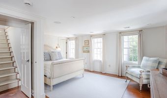 41 Elm St, Newport, RI 02840