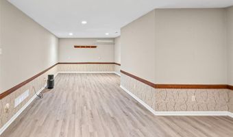 100 Windsor Dr, Alton, IL 62002