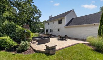 2 Oleander Dr, Clinton, CT 06413