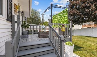 17 Belvedere St, Johnston, RI 02919