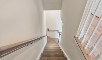 7249 MOUNTAINEER Dr, Alexandria, VA 22306